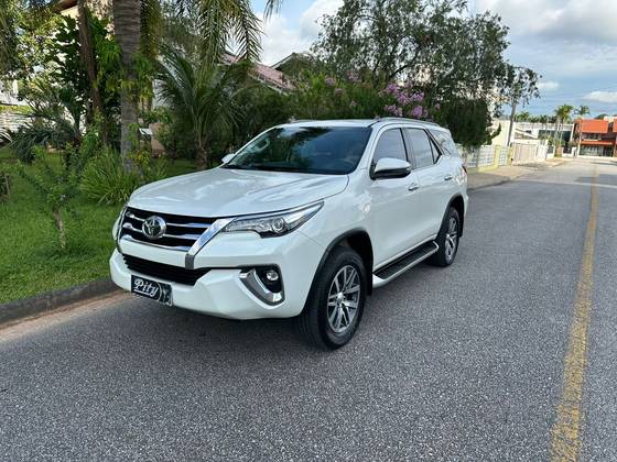 TOYOTA HILUX SW4 2.8 SRX 4X4 16V TURBO INTERCOOLER DIESEL 4P AUTOMÁTICO
